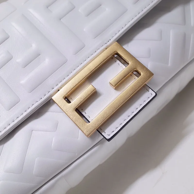 Fendi White Baguette Crossbody Bag - Image 4