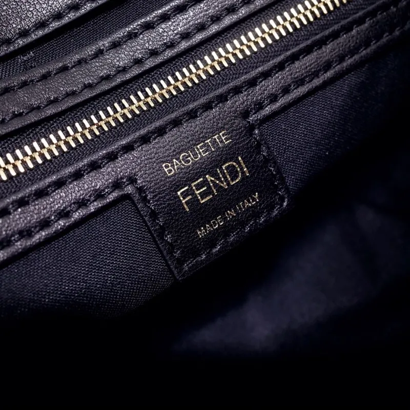 Fendi Black Baguette Shoulder Bag - Image 8