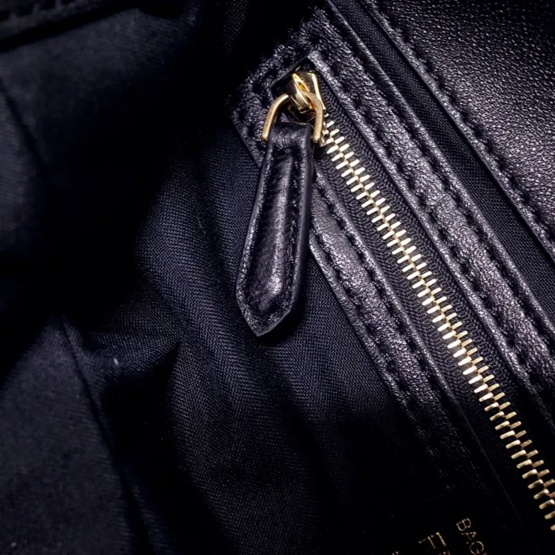 Fendi Black Baguette Shoulder Bag - Image 9