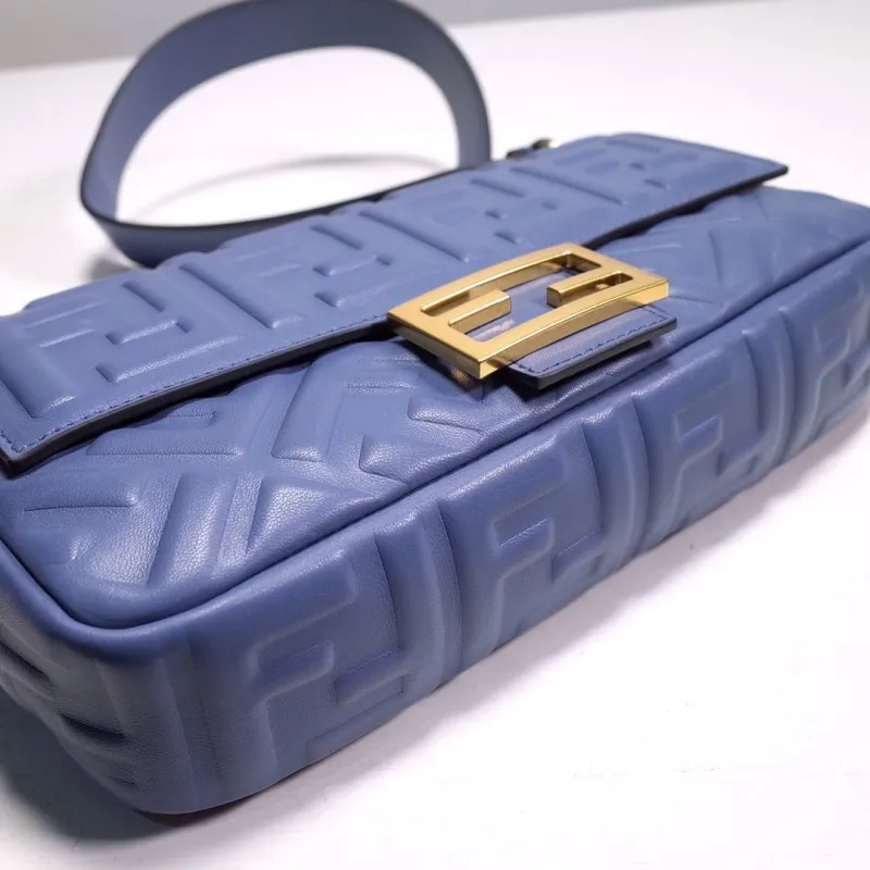Fendi Blue Baguette Shoulder Bag - Image 4