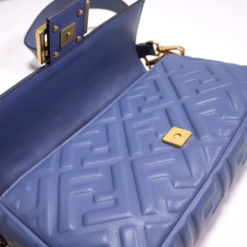 Fendi Blue Baguette Shoulder Bag - Image 7