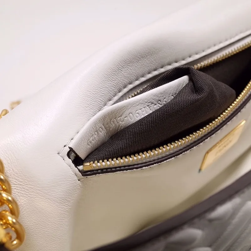 Fendi White Baguette Chain Shoulder Bag - Image 9