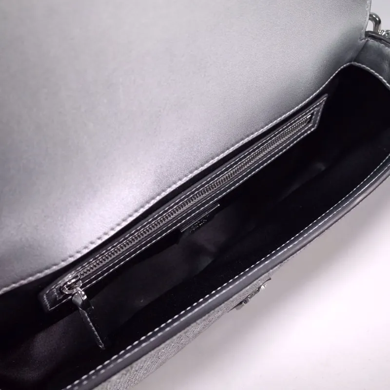 Fendi Silver Crystal Embellished Baguette Bag - Image 9