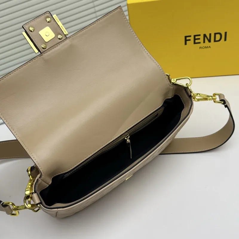 Fendi Beige Baguette Shoulder Bag - Image 7