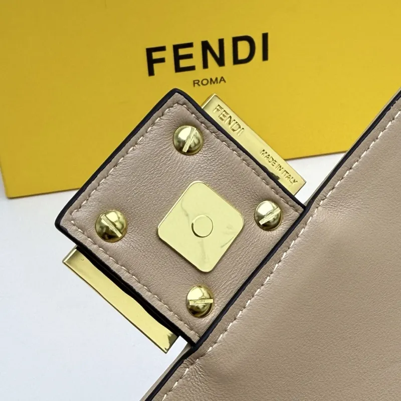 Fendi Beige Baguette Shoulder Bag - Image 8