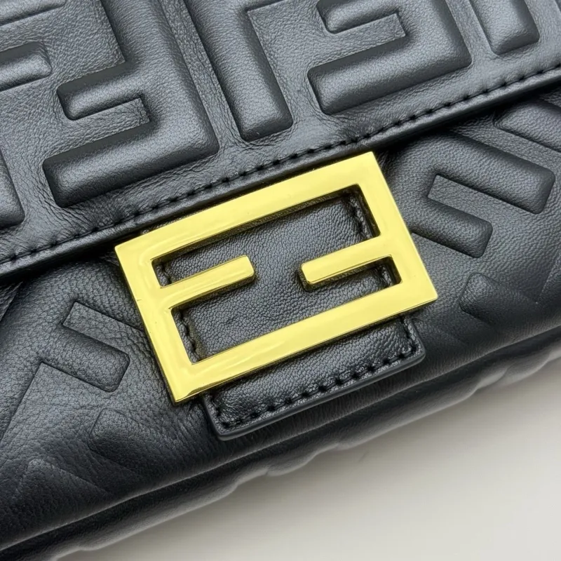 Fendi Black Baguette Shoulder Bag - Image 5