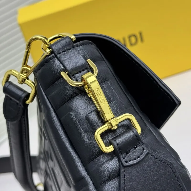 Fendi Black Baguette Shoulder Bag - Image 6