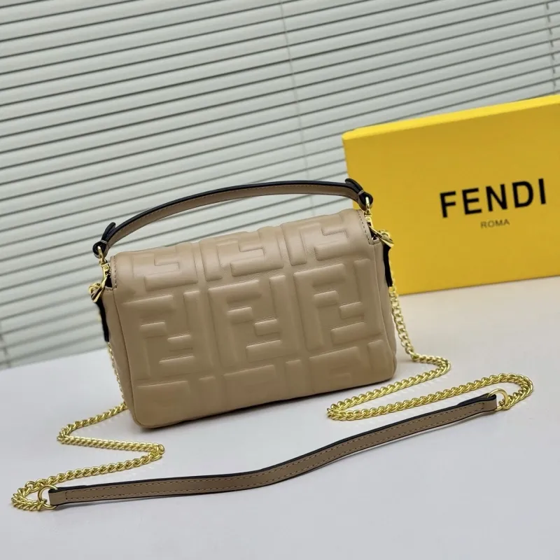 Fendi Beige Baguette Chain Shoulder Bag - Image 3