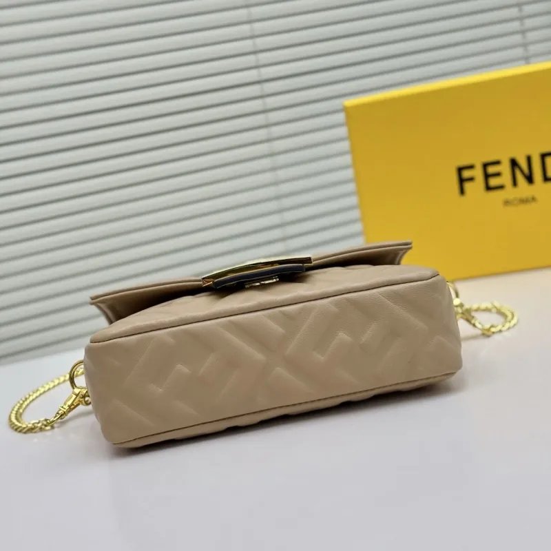 Fendi Beige Baguette Chain Shoulder Bag - Image 4