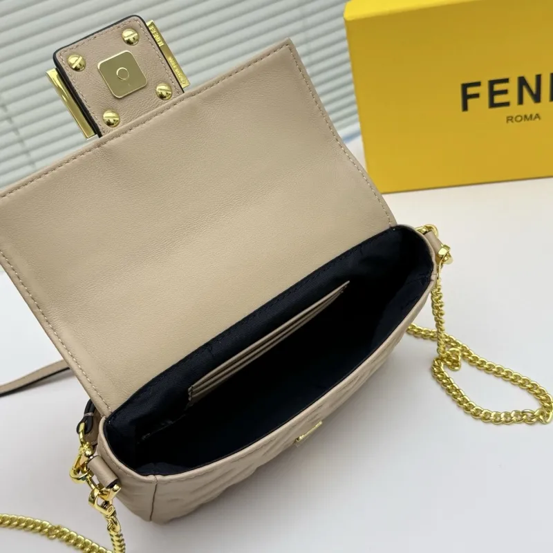 Fendi Beige Baguette Chain Shoulder Bag - Image 7