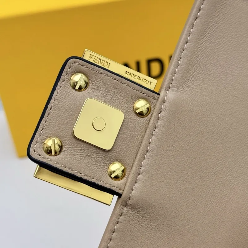 Fendi Beige Baguette Chain Shoulder Bag - Image 8