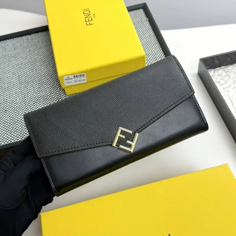Alternative view of Fendi Baguette Bags-233