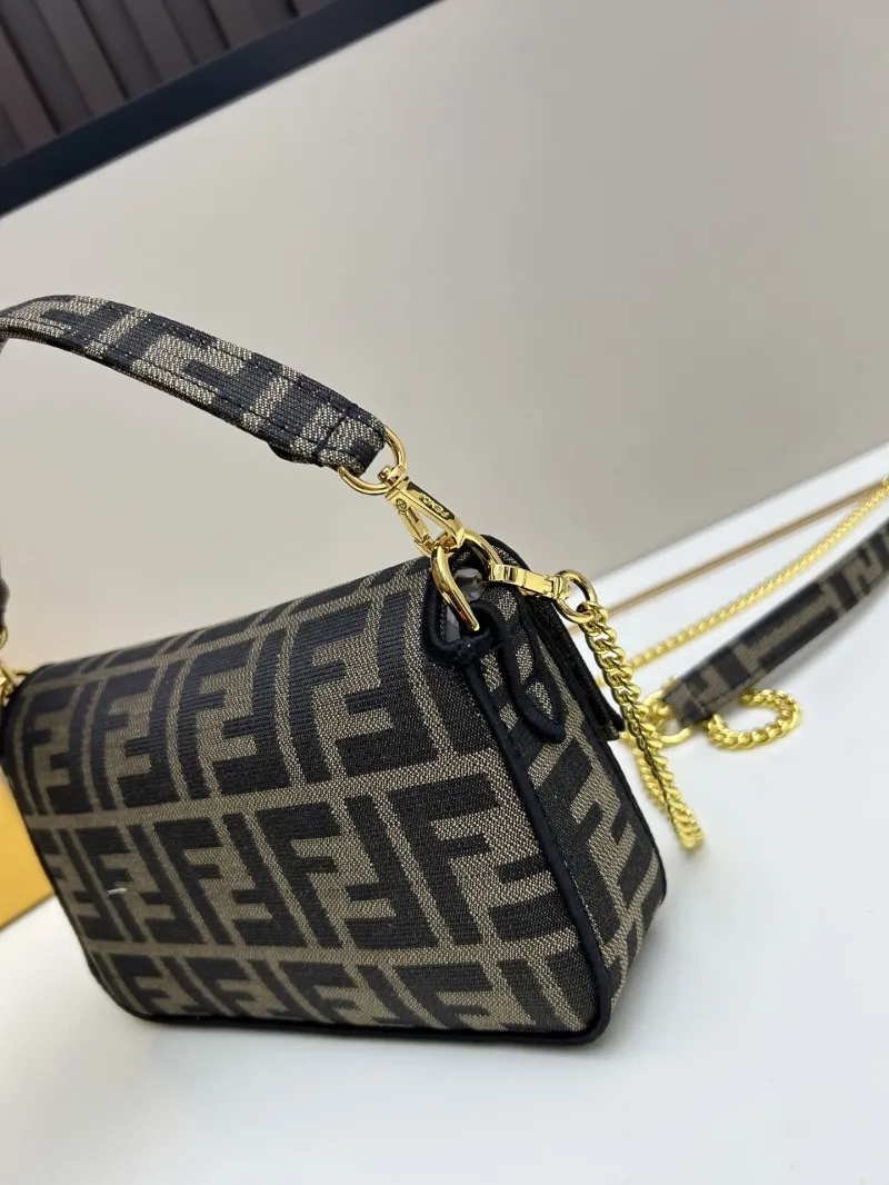 Alternative view of Fendi Baguette Bags-262