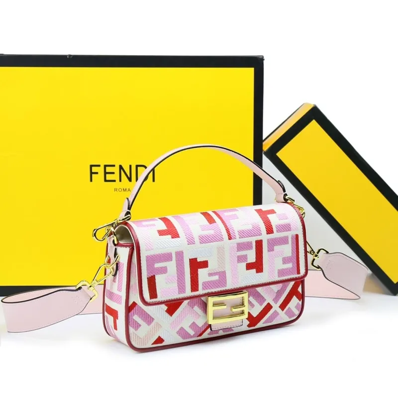 Alternative view of Fendi Baguette Bags-271