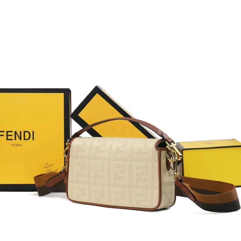 Fendi Beige Baguette Crossbody Bag - Image 3