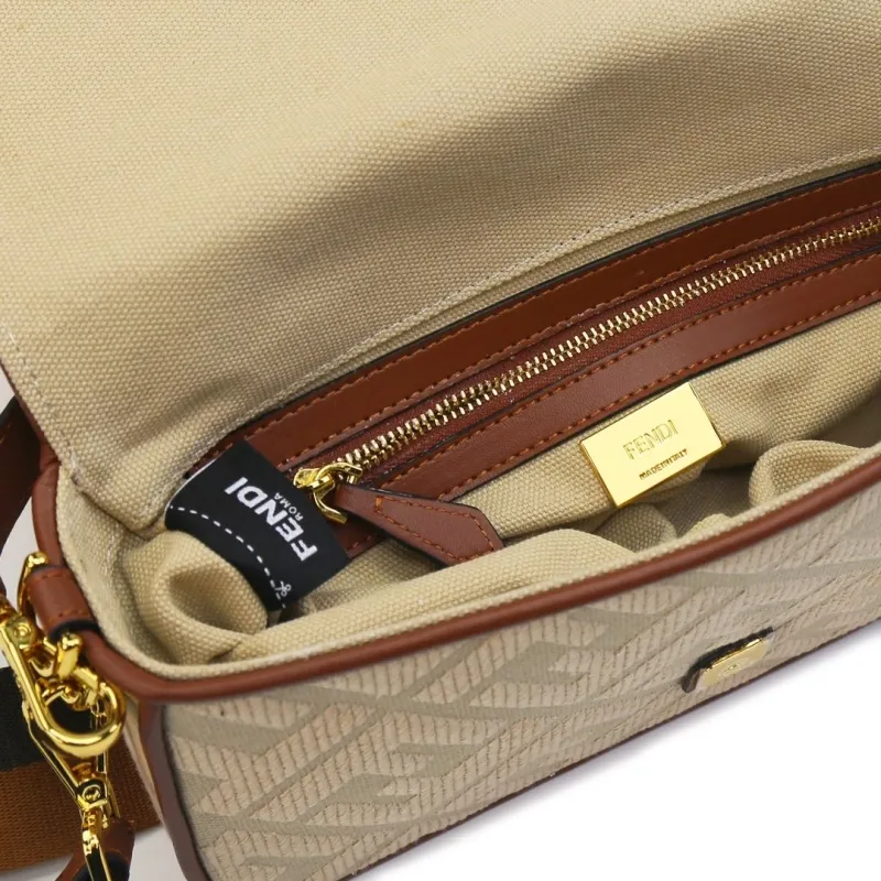 Fendi Beige Baguette Crossbody Bag - Image 8