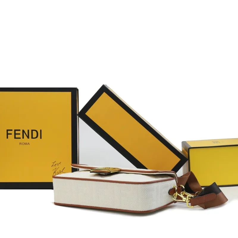 Fendi White Baguette Shoulder Bag 281 - Image 4