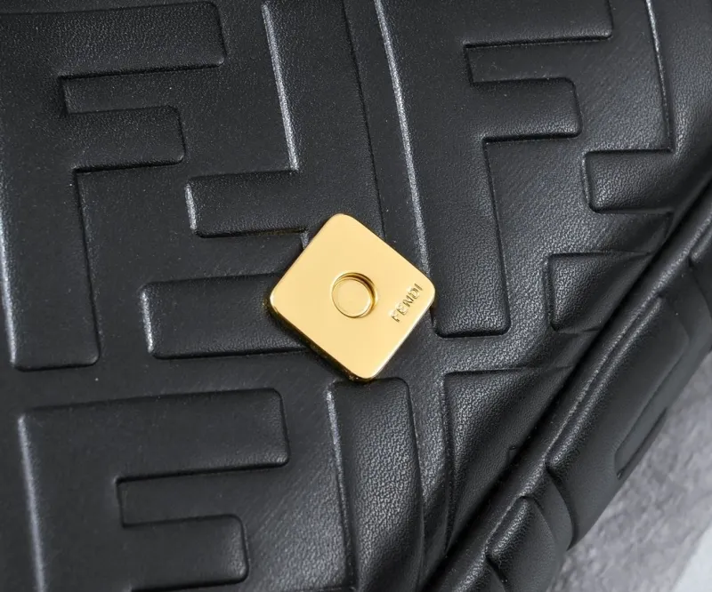 Fendi Black Baguette Shoulder Bag - Image 5