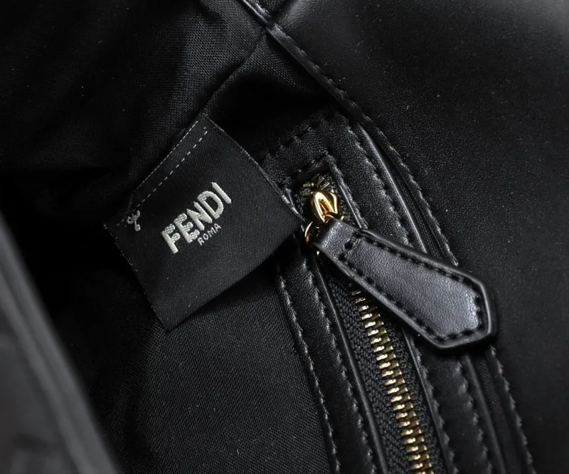 Fendi Black Baguette Shoulder Bag - Image 7