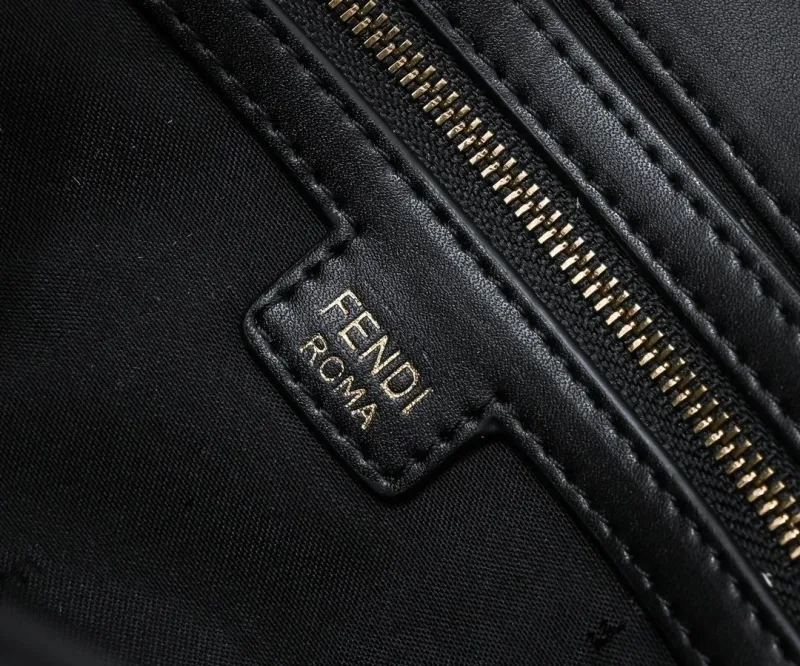 Fendi Black Baguette Shoulder Bag - Image 8