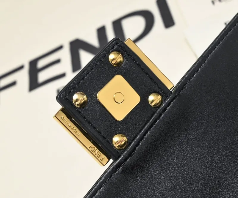 Fendi Black Baguette Leather Shoulder Bag - Image 5