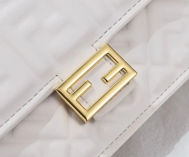 Fendi White Baguette Shoulder Bag - Image 3