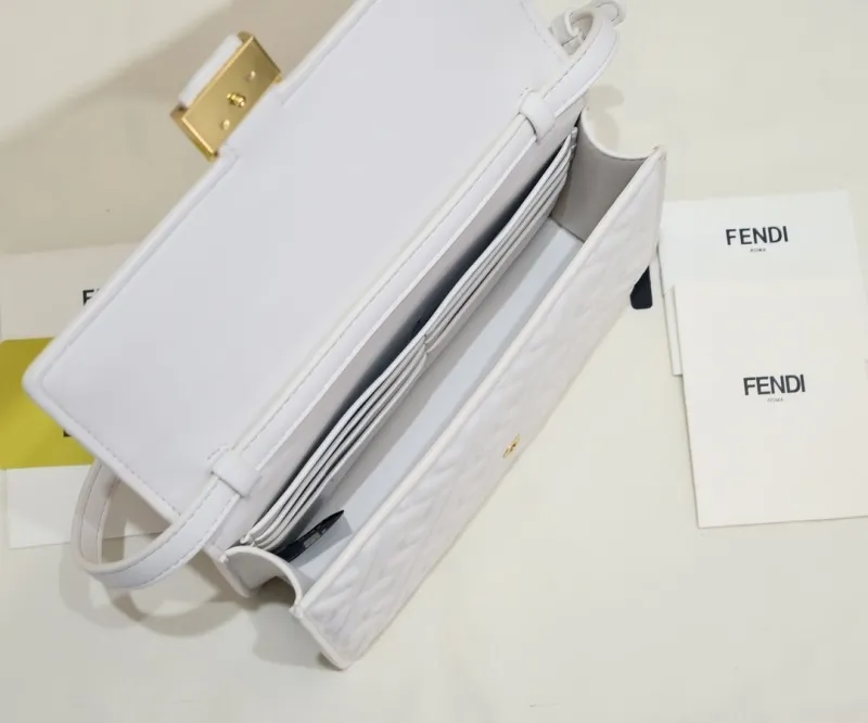 Fendi White Baguette Shoulder Bag - Image 8