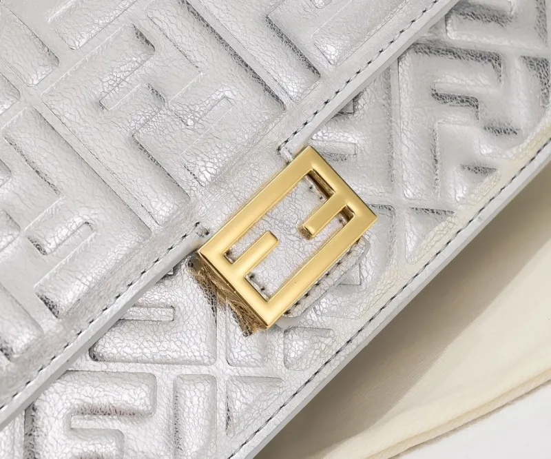 Fendi Silver Baguette Shoulder Bag - Image 3