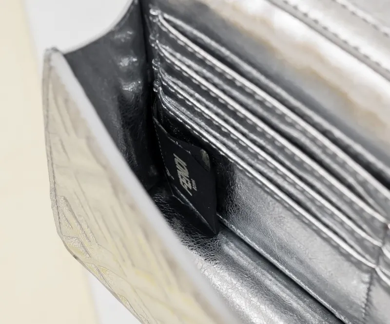 Fendi Silver Baguette Shoulder Bag - Image 8