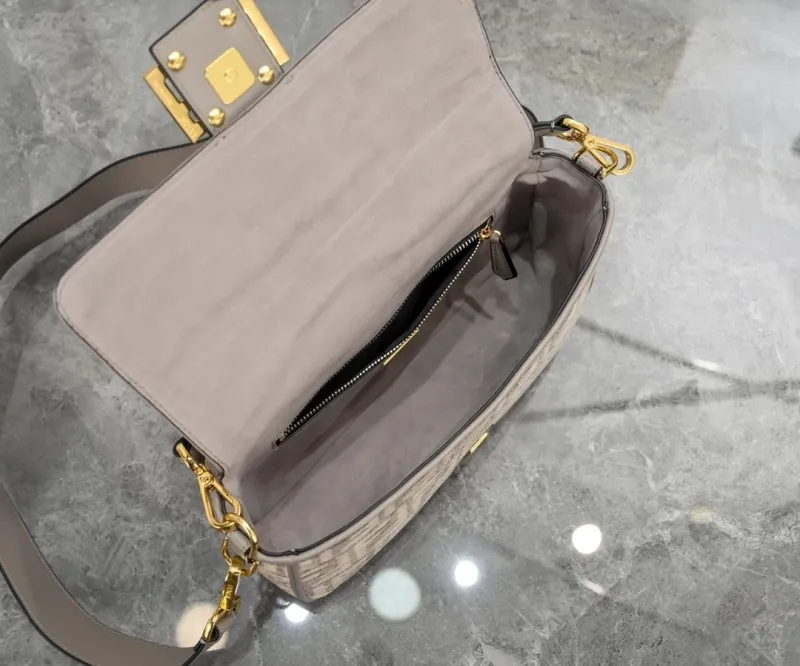 Fendi Gray Baguette Shoulder Bag - Image 9