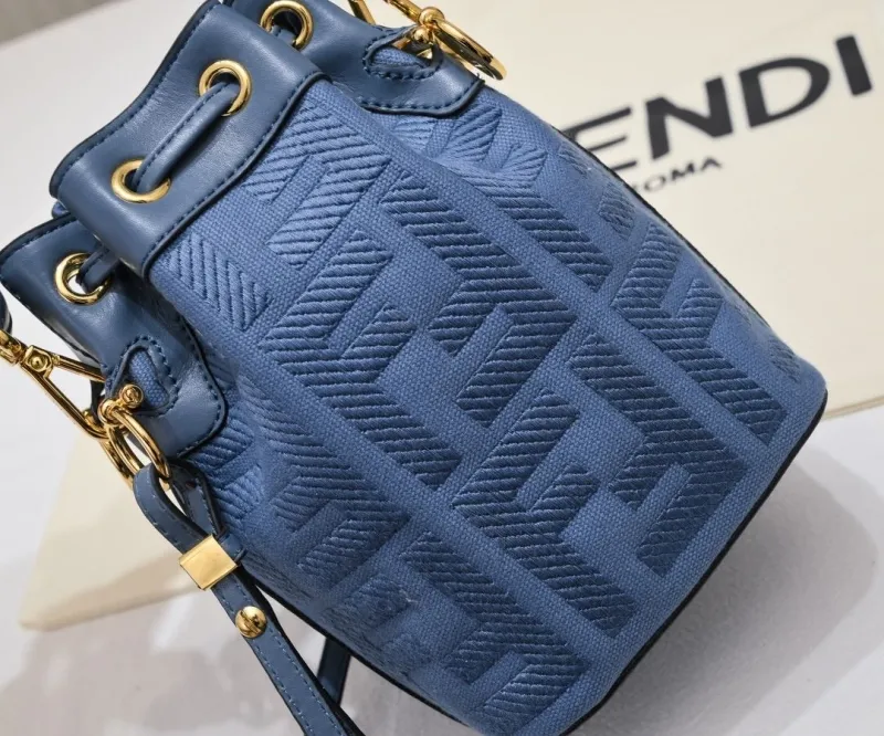 Fendi Blue Leather Bucket Bag - Image 6
