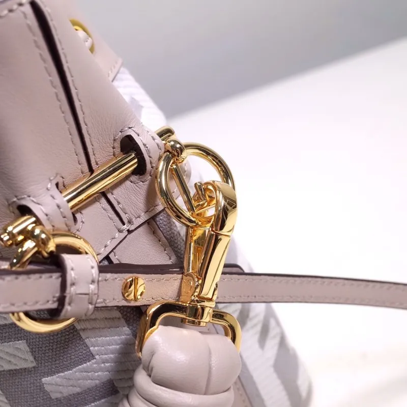 Fendi Light Gray Mini Bucket Bag - Image 5
