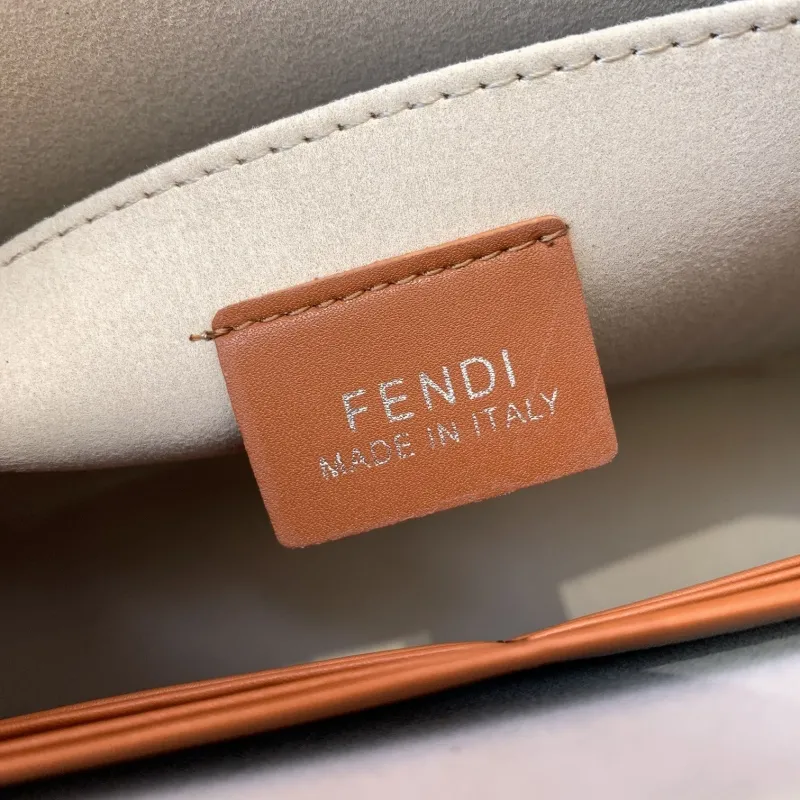 Fendi Roma Brown Leather Wristlet Clutch Bag - Image 8