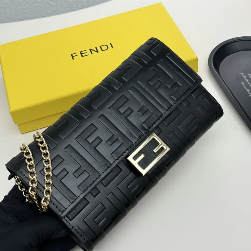 Fendi Black Chain Wallet Bag 19 - Image 3