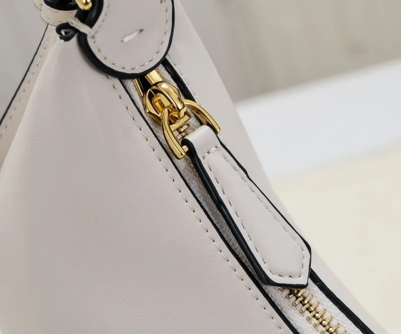 Fendi White Leather Satchel Crossbody Bag - Image 3