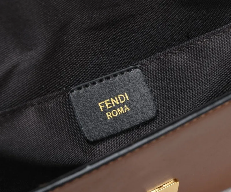 Fendi Roma Brown Chain Shoulder Bag - Image 7