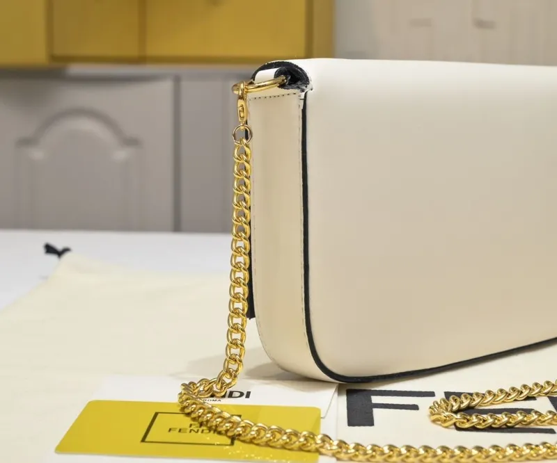 Fendi Roma White Chain Shoulder Bag - Image 3