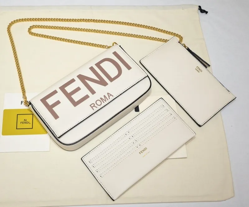 Fendi Roma White Chain Shoulder Bag - Image 5