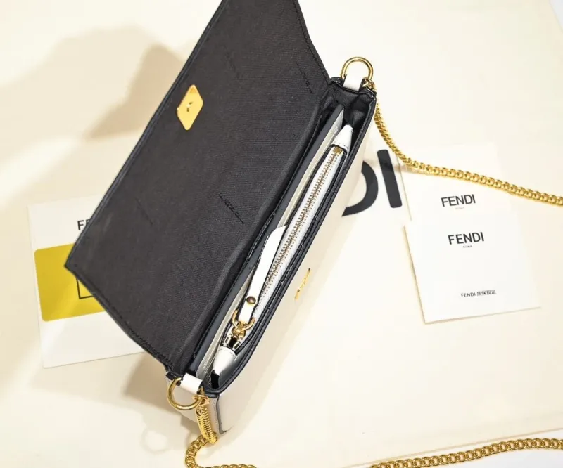 Fendi Roma White Chain Shoulder Bag - Image 9