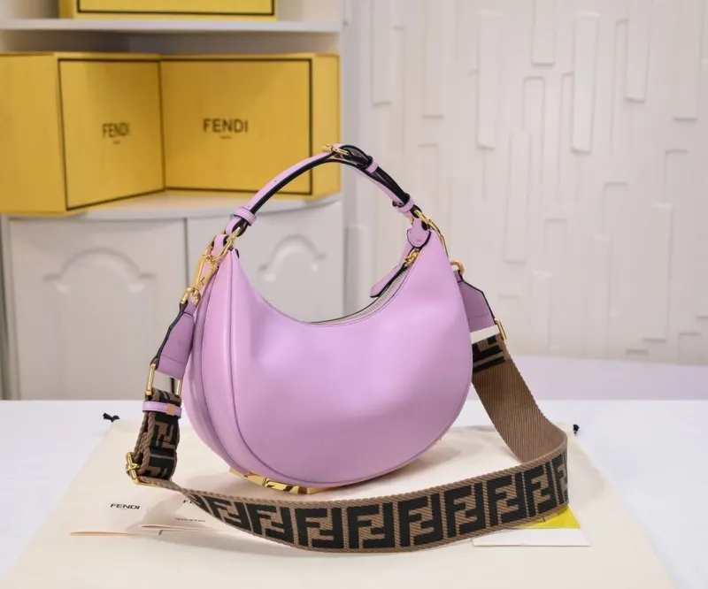 Fendi Lilac Leather Hobo Bag - Image 3