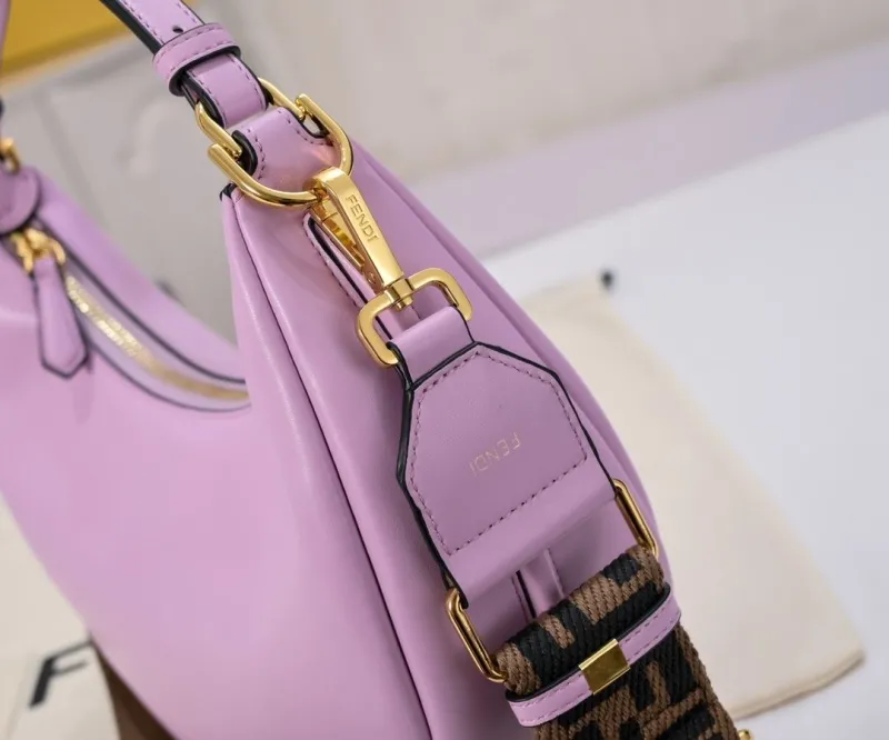 Fendi Lilac Leather Hobo Bag - Image 4