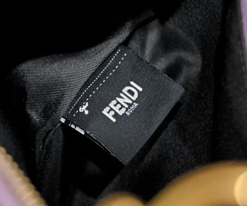 Fendi Lilac Leather Hobo Bag - Image 6