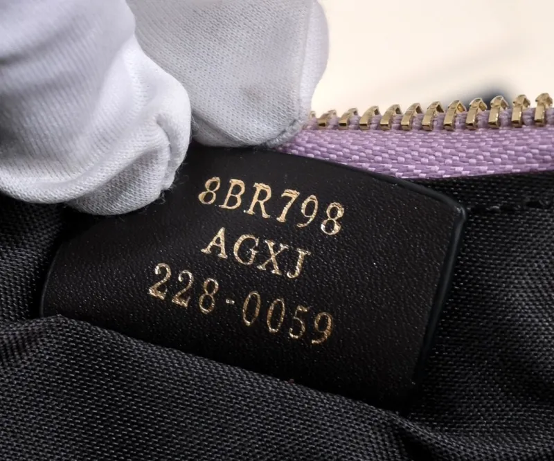 Fendi Lilac Leather Hobo Bag - Image 7