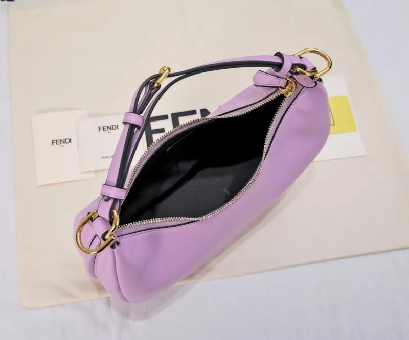 Fendi Lilac Leather Hobo Bag - Image 9