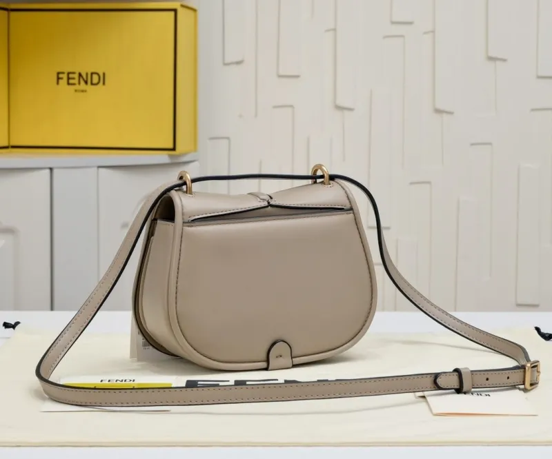 Fendi Beige Leather Crossbody Saddle Bag - Image 3