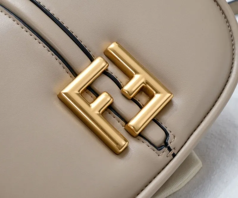 Fendi Beige Leather Crossbody Saddle Bag - Image 4