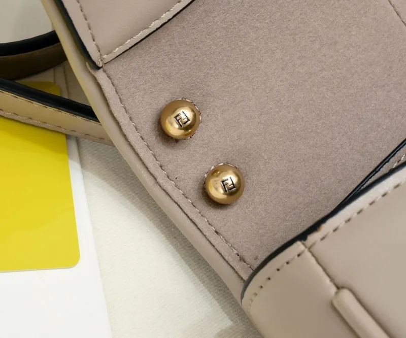 Fendi Beige Leather Crossbody Saddle Bag - Image 6