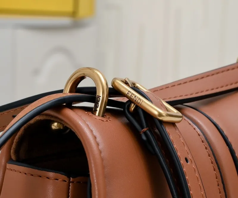Fendi Brown Leather Crossbody Saddle Bag 170 - Image 5