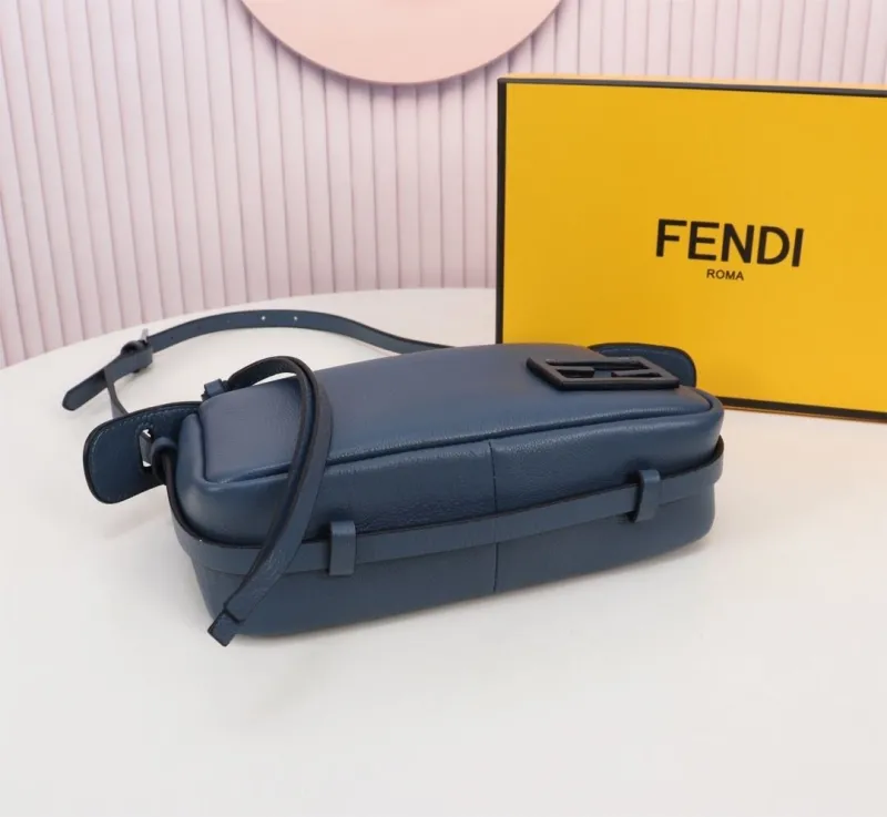 Fendi Blue Leather Shoulder Bag - Image 6