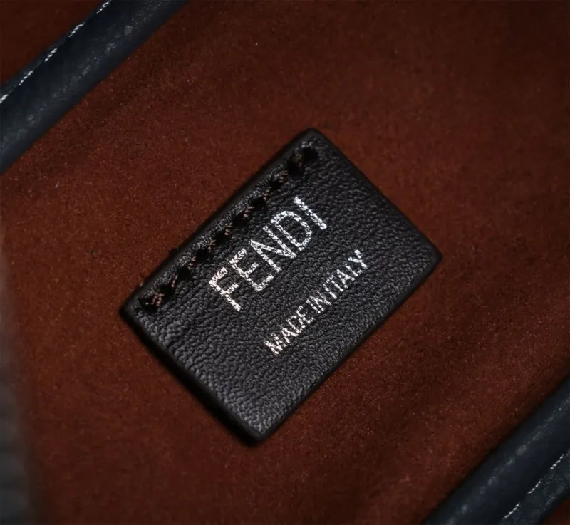 Fendi Blue Leather Shoulder Bag - Image 7